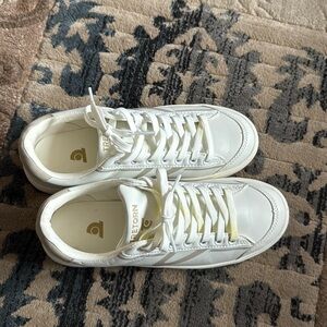 Tretorn sneakers like new, worn once